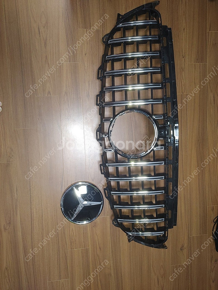 w213전기형 세로그릴 과 후기형 엠블럼--0